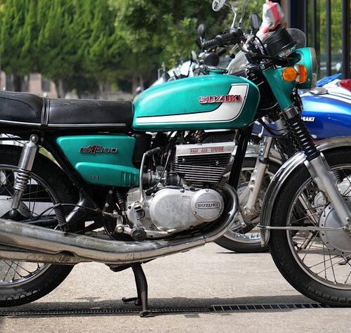 グリッピーブロの弟  SUZUKI GT380 グリッピーブロの弟 SUZUKI GT380 Suzuki GT 380 J, K, L (72-74